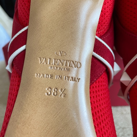 Valentino Garavani Rockstud Bodytech Boots - Picture 14 of 16